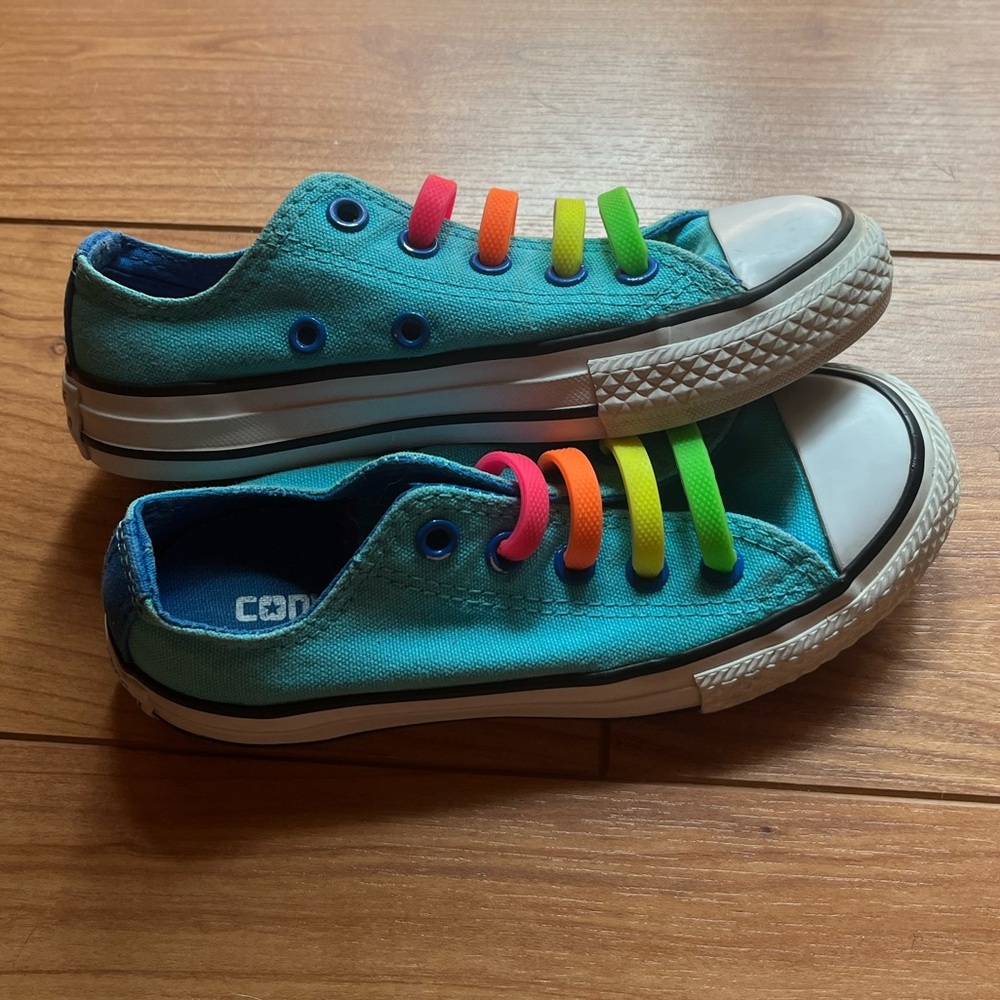 EUC Converse blue shoes sneakers size 11